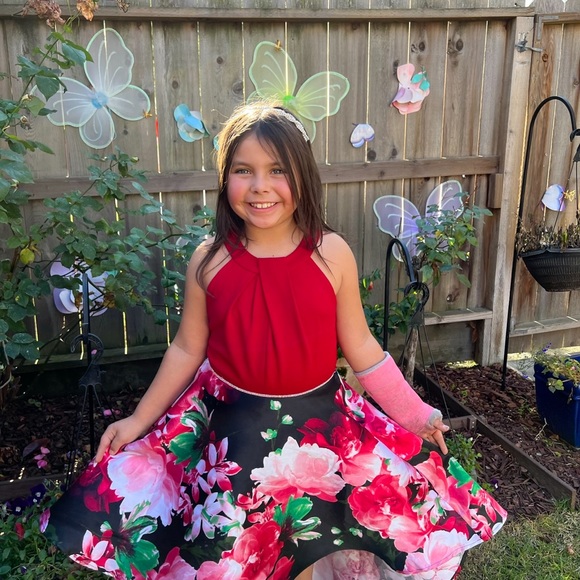 Macys red black white and green dress. Size 10/12, - Picture 2 of 7